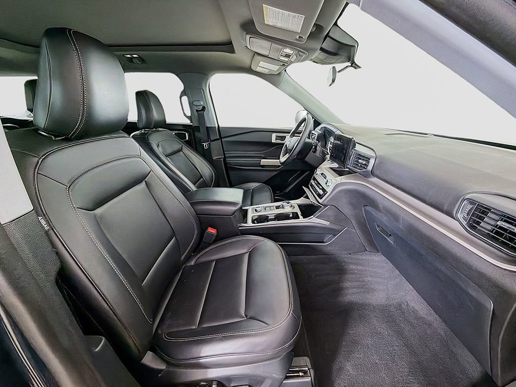 Used 2023 Ford Explorer XLT w/ Equipment Group 202A image 21