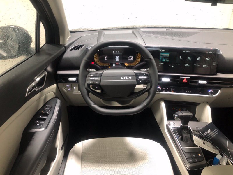 New 2026 Kia Sportage EX w/ EX Panorama Roof Package FWD image 32
