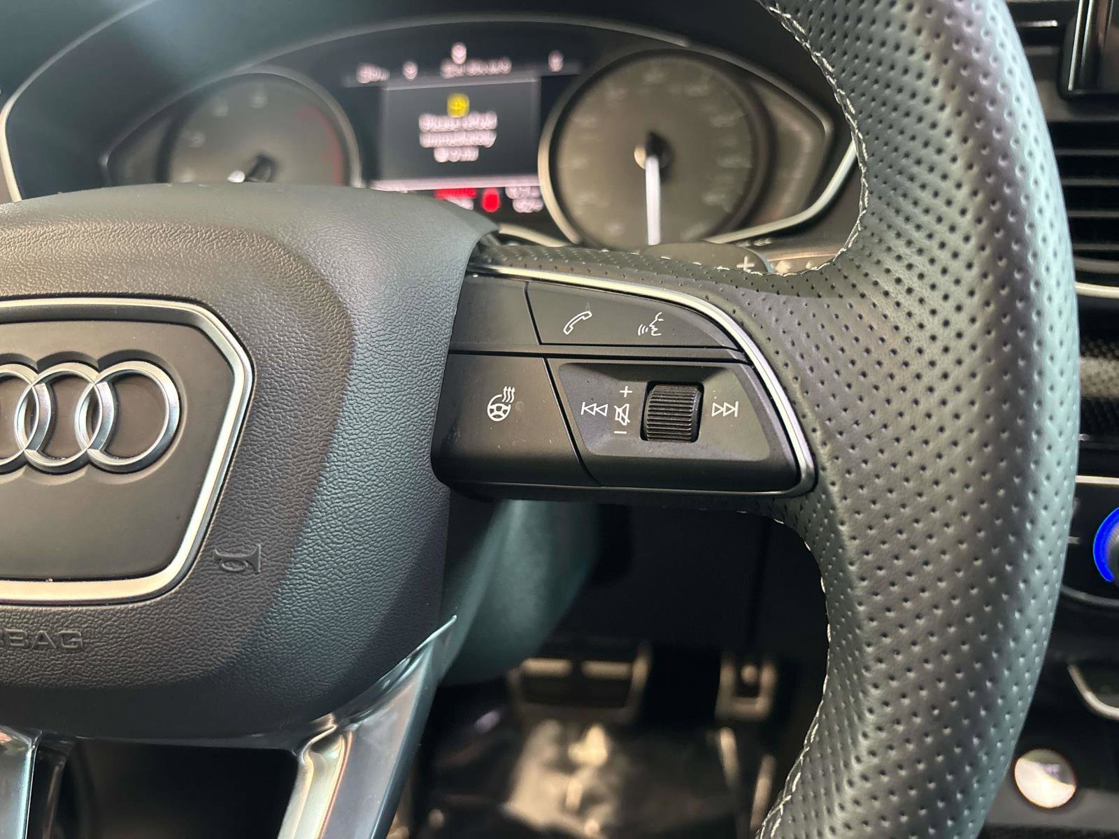 Used 2024 Audi SQ5 Premium w/ 21" Wheel Package image 24