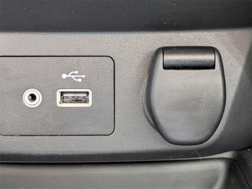 Used 2018 Nissan Rogue SV w/ Premium Package image 23