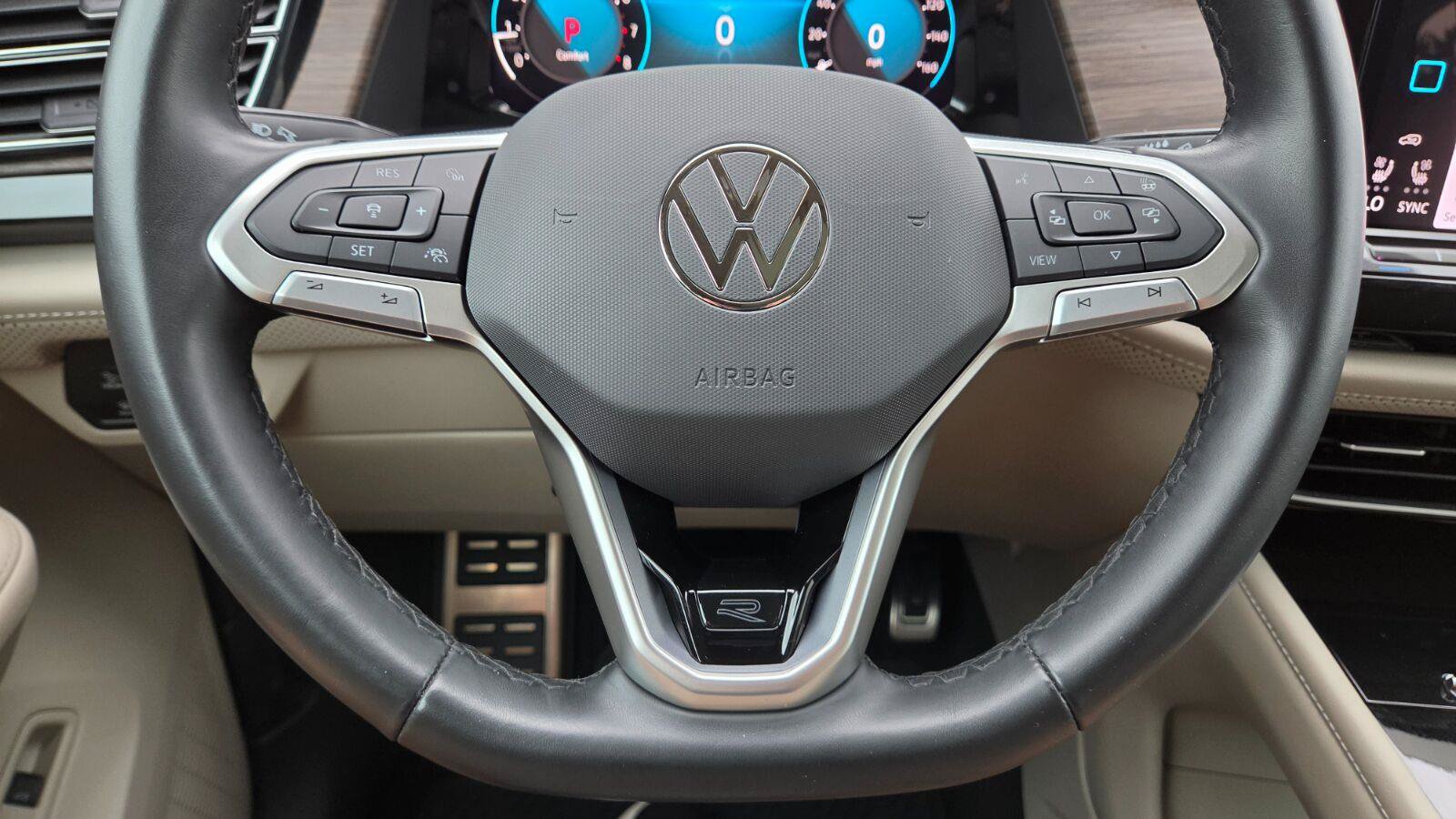 Used 2024 Volkswagen Atlas SEL Premium R-Line AWD/4WD image 30