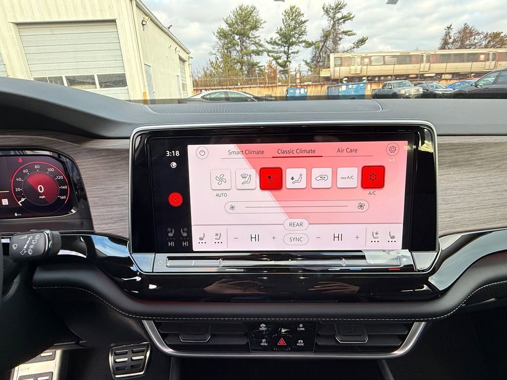 New 2026 Volkswagen Atlas SEL Premium R-Line image 17