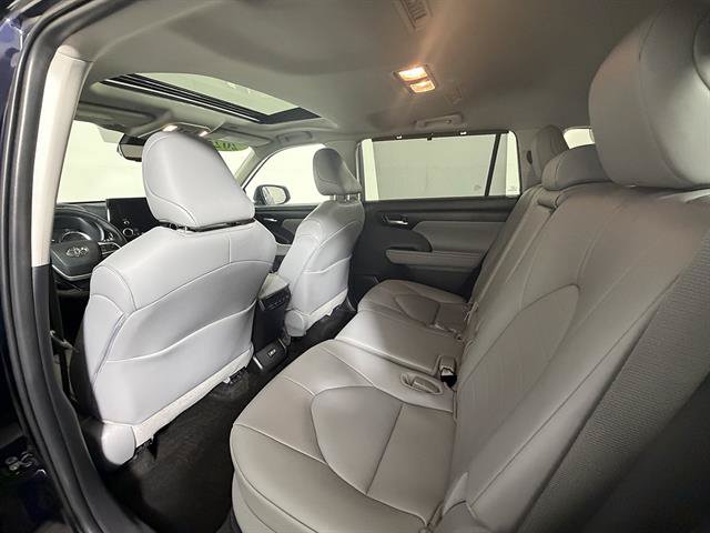Certified 2026 Toyota Highlander XLE AWD/4WD image 11