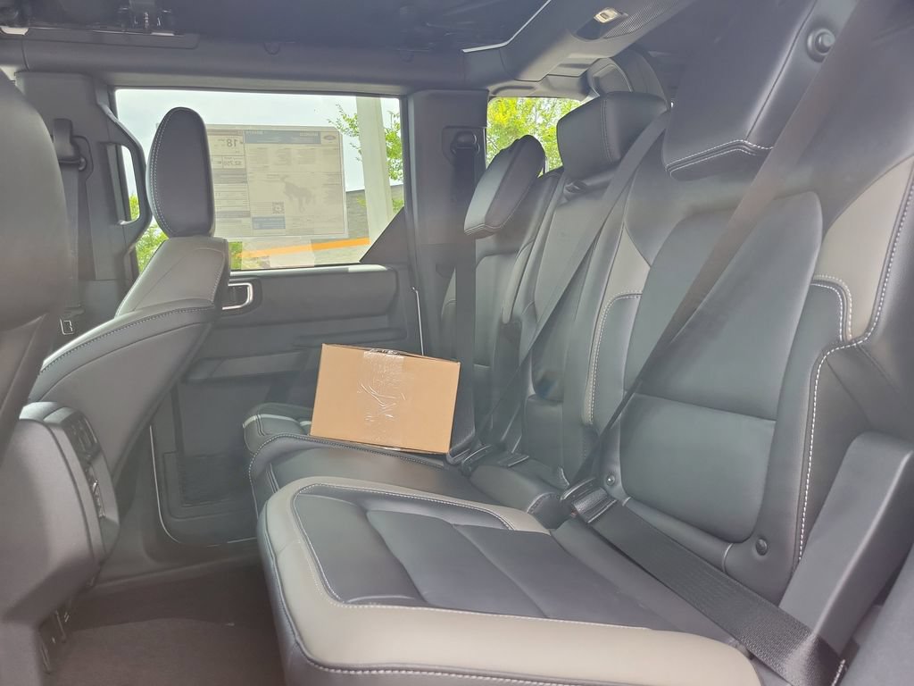 New 2026 Ford Bronco Outer Banks w/ Sasquatch Package AWD/4WD image 10