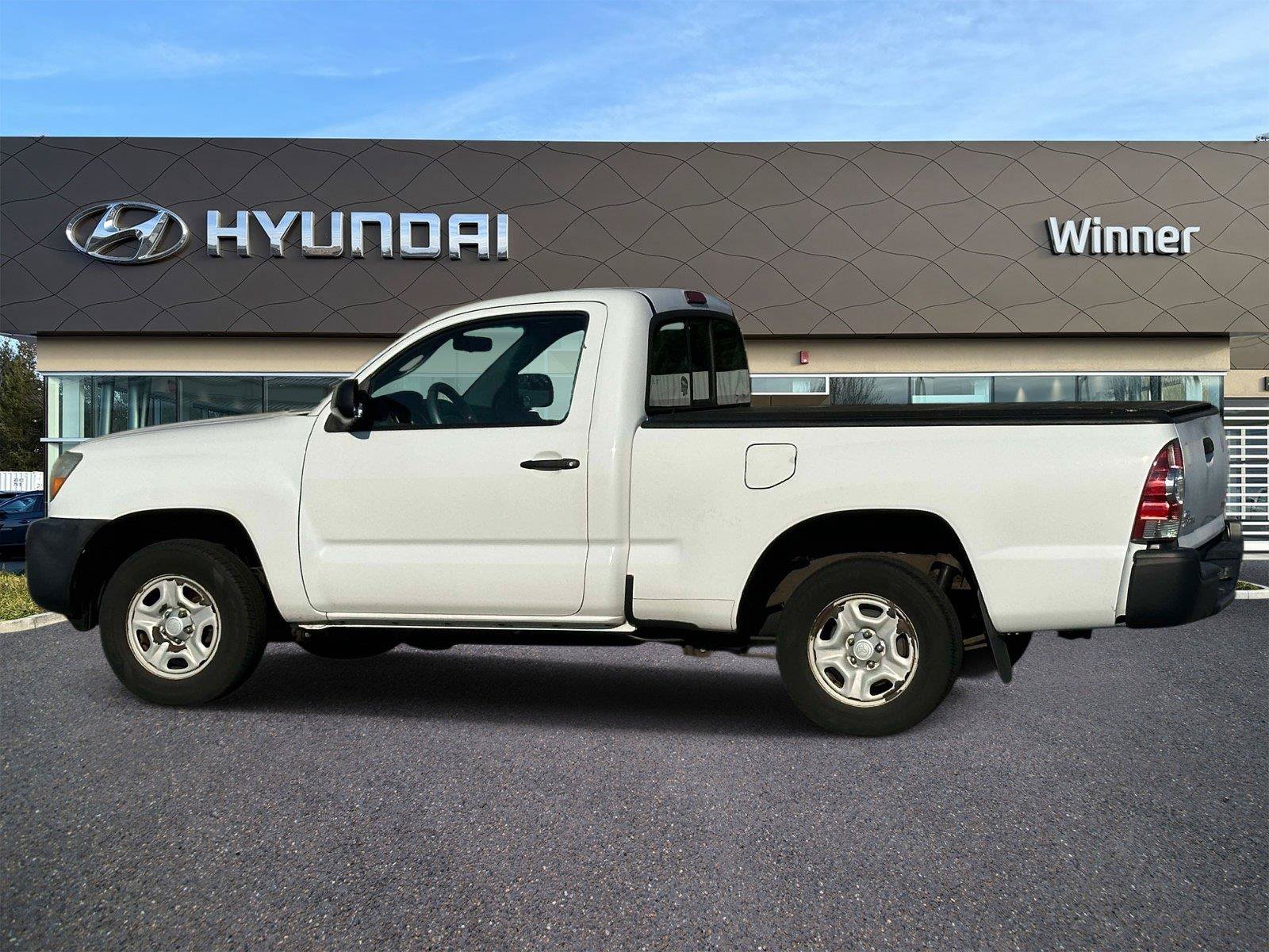 Used 2011 Toyota Tacoma 2WD Regular Cab image 2