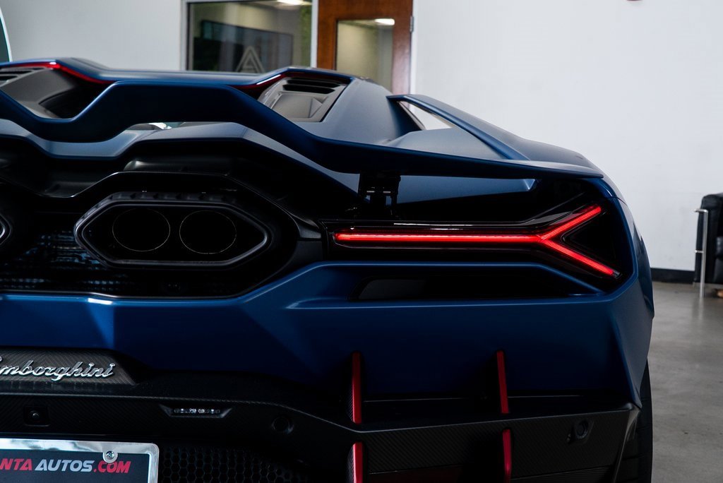 Used 2024 Lamborghini Revuelto image 28