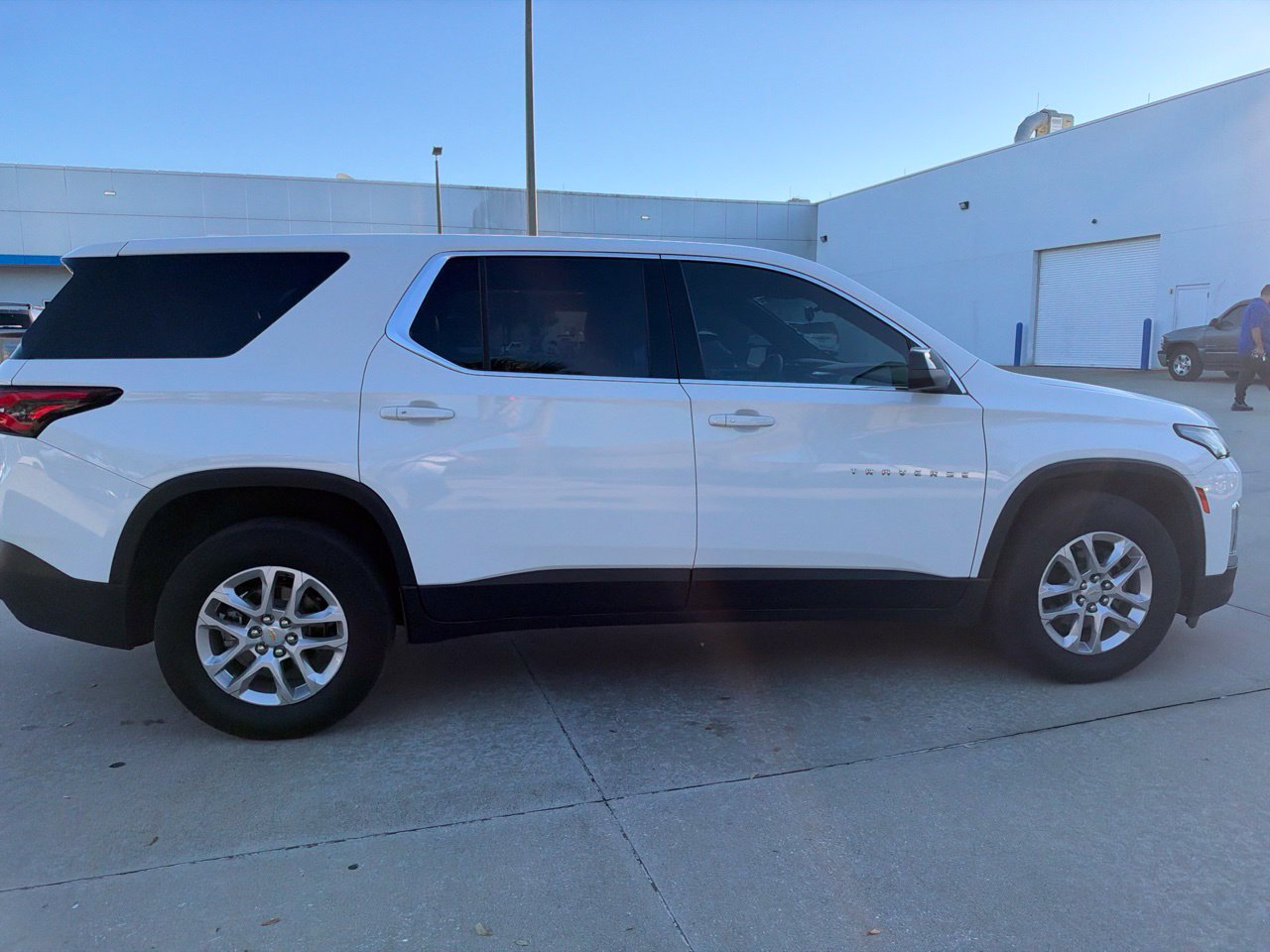 Used 2023 Chevrolet Traverse LS FWD image 6