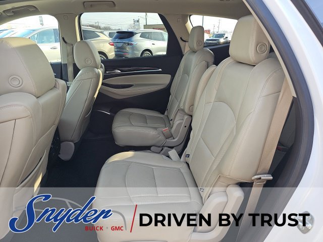Used 2018 Buick Enclave Premium w/ Experience Buick Package FWD image 27