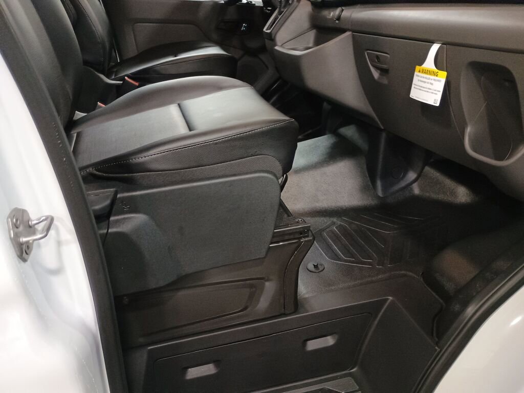 New 2026 Ford Transit 250 148 Medium Roof image 22