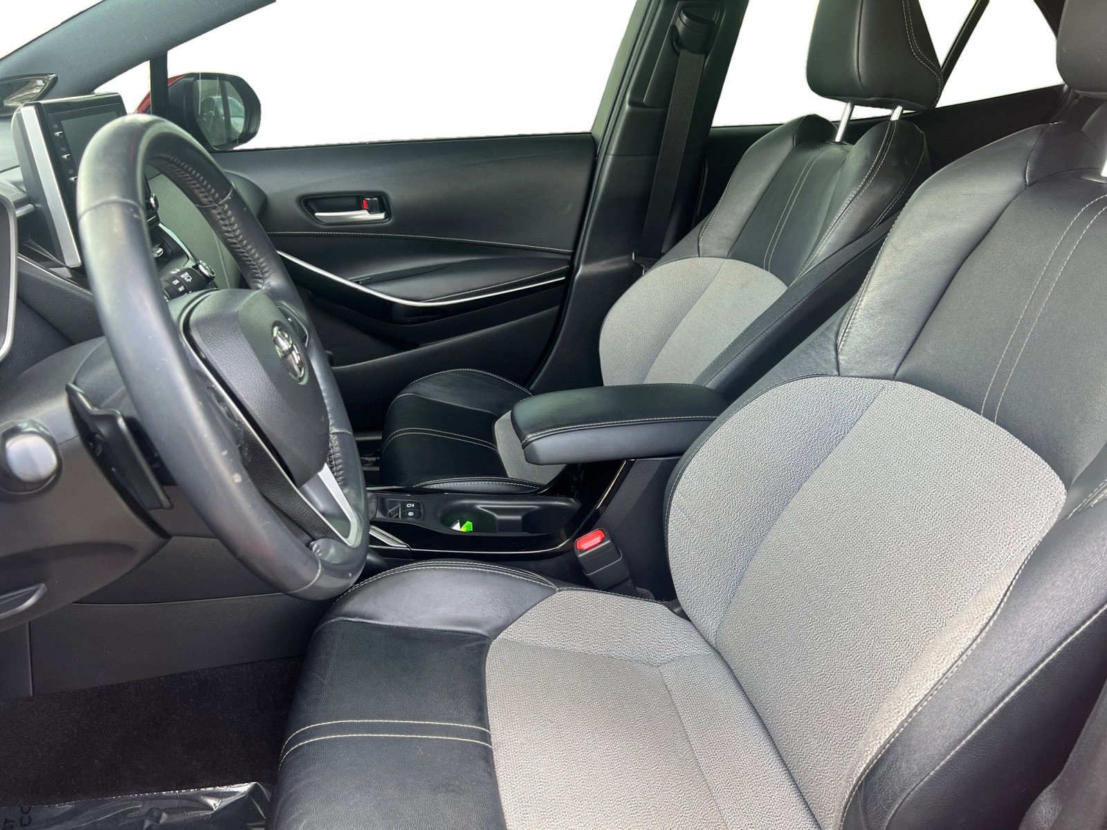 Used 2019 Toyota Corolla XSE FWD image 9