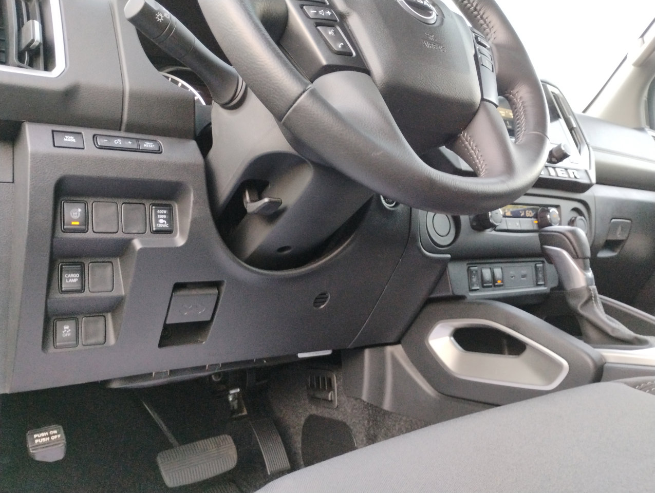 Used 2025 Nissan Frontier SV w/ SV Convenience Package image 39