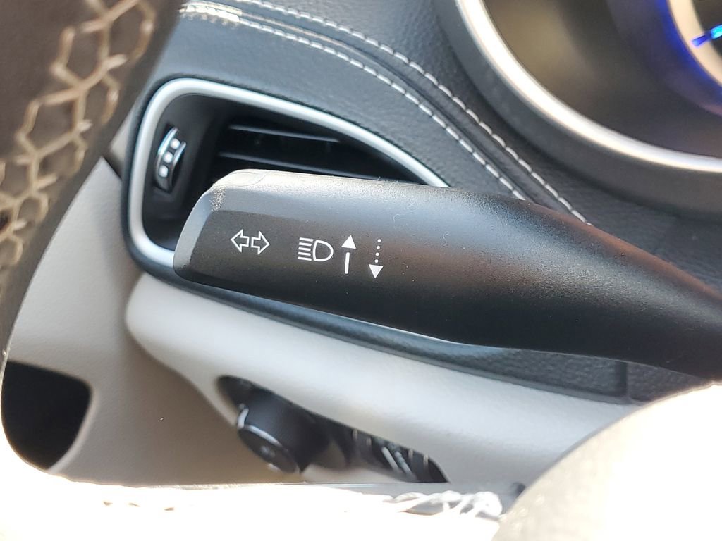 Used 2024 Chrysler Pacifica Limited FWD image 26