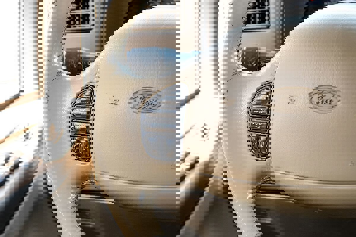 Used 2002 Ford Excursion Limited image 14