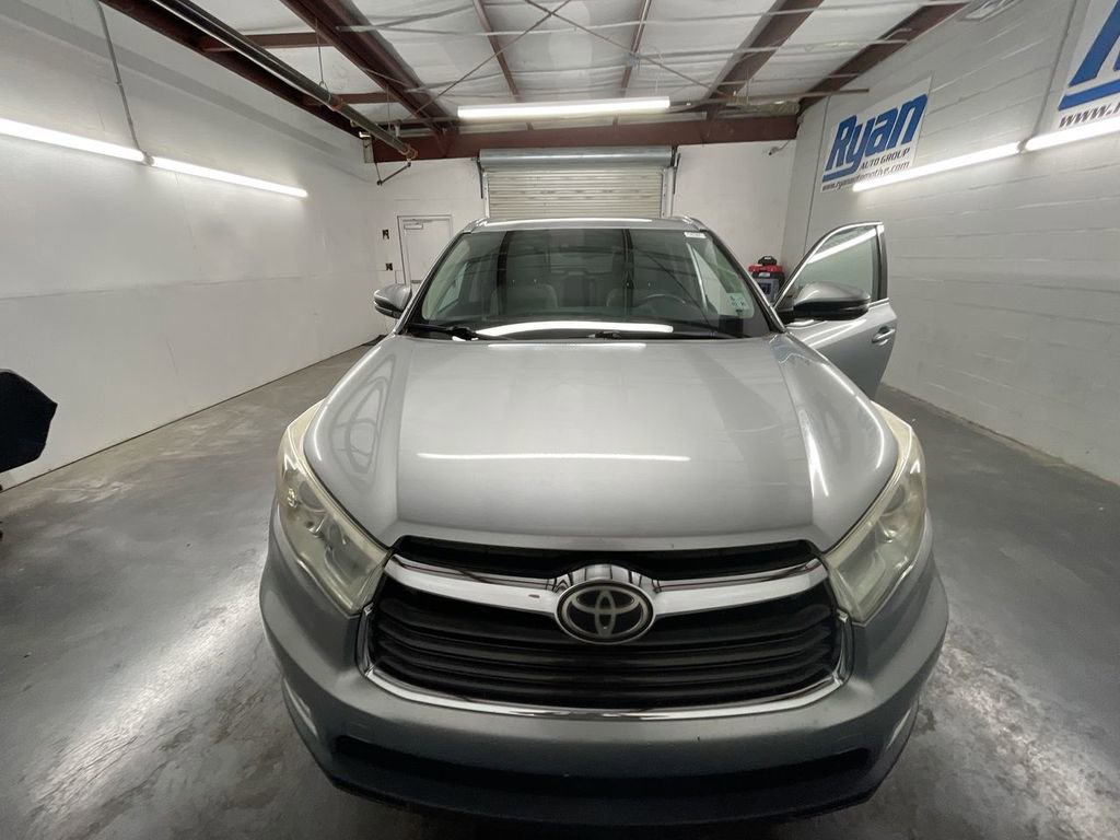 Used 2014 Toyota Highlander Limited Platinum image 28