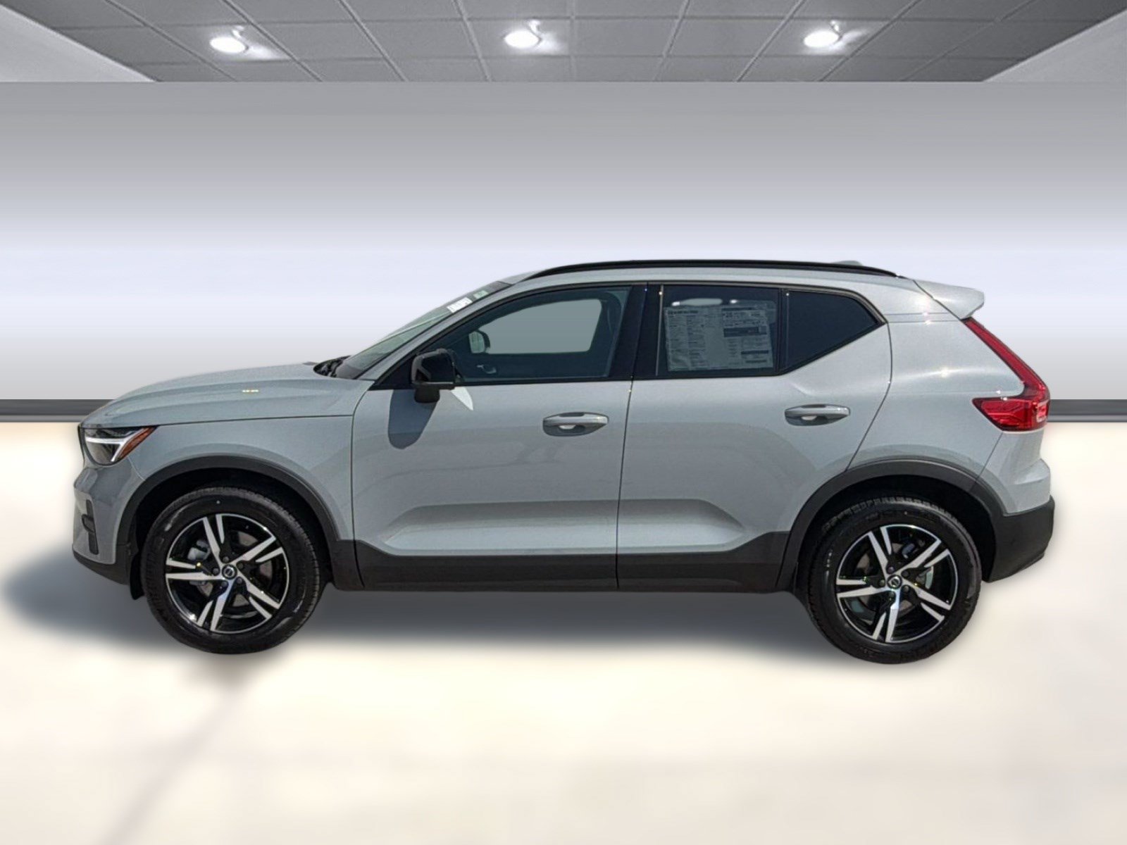 New 2026 Volvo XC40 B5 Core w/ Climate Package AWD/4WD image 2