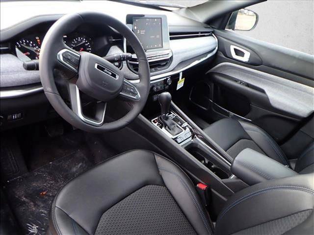 New 2026 Jeep Compass Latitude AWD/4WD image 11