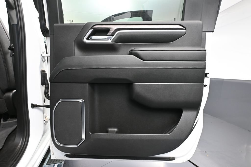 Used 2024 Chevrolet Silverado 2500 LTZ AWD/4WD image 31