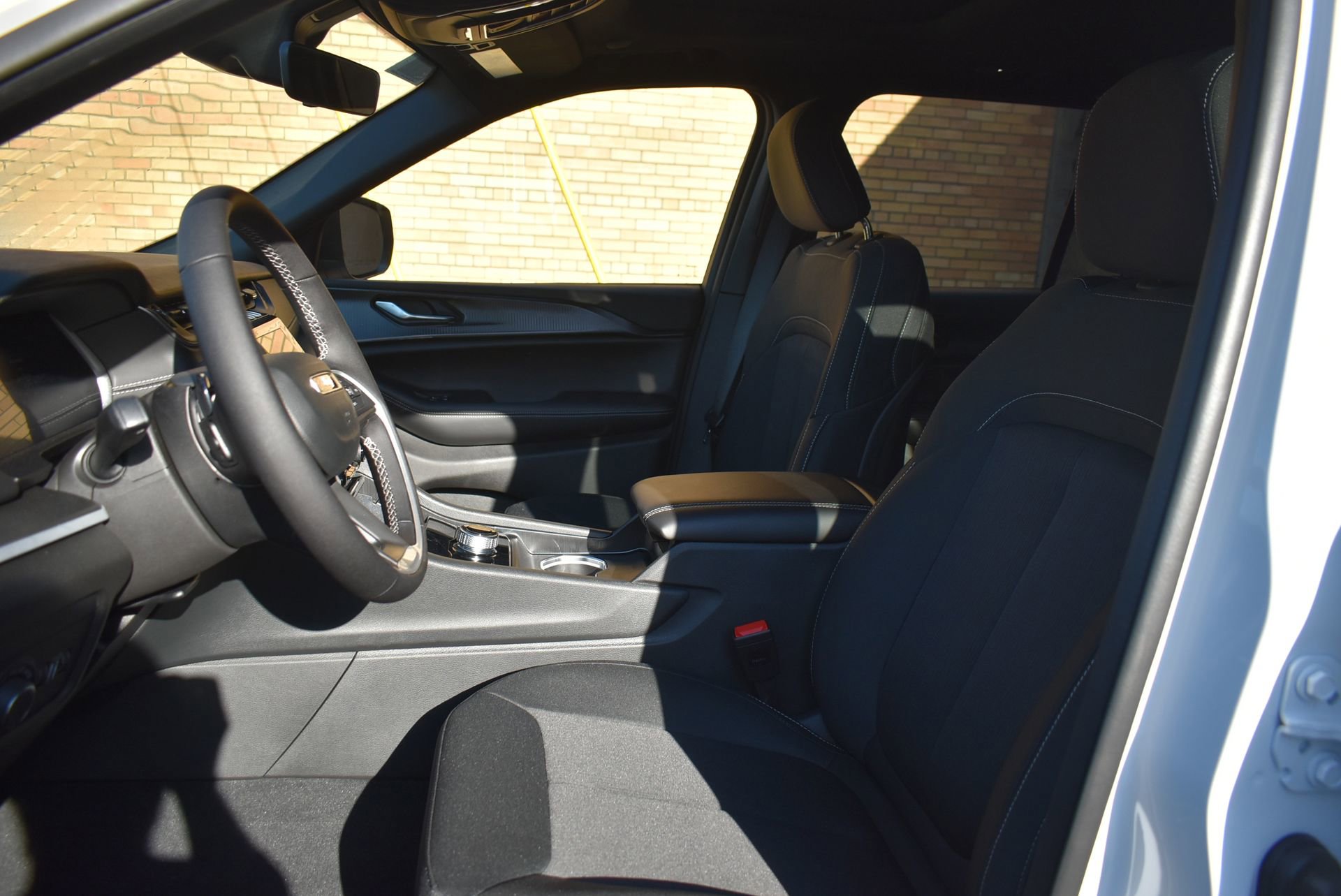 New 2025 Jeep Grand Cherokee Laredo X image 13