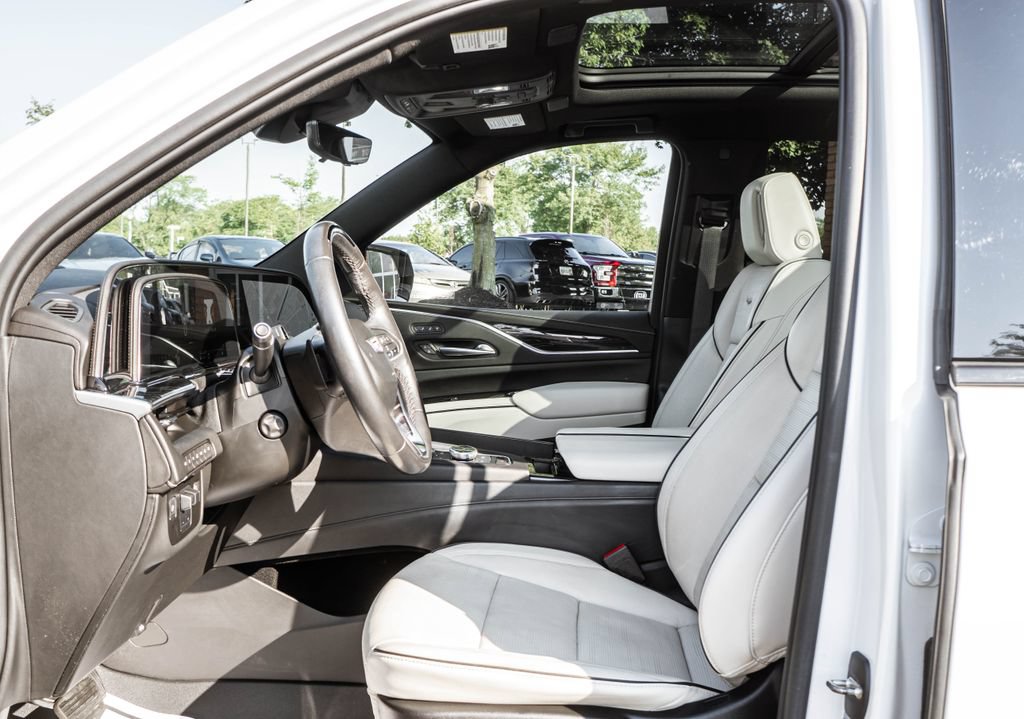 Used 2022 Cadillac Escalade Sport w/ Touring Package AWD/4WD image 26
