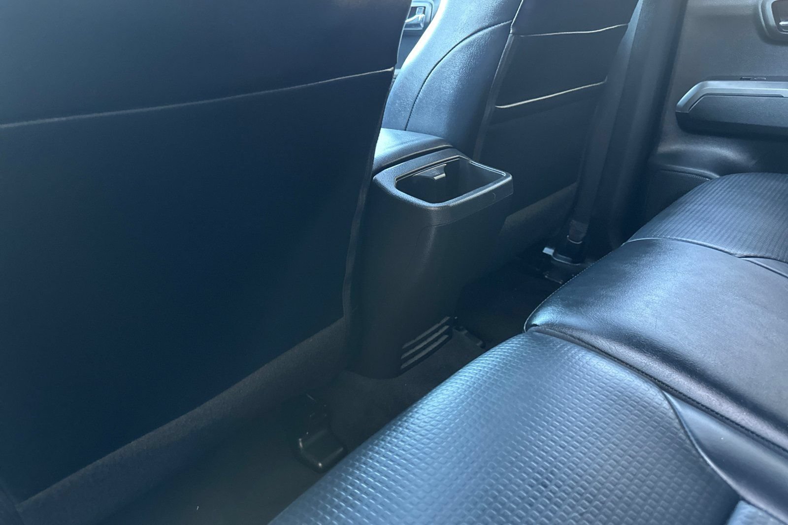 Used 2018 Toyota Tacoma TRD Sport w/ TRD Premium Sport Package RWD image 11