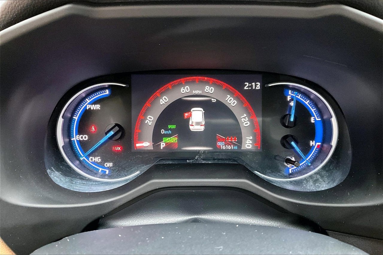 Used 2023 Toyota RAV4 LE image 12