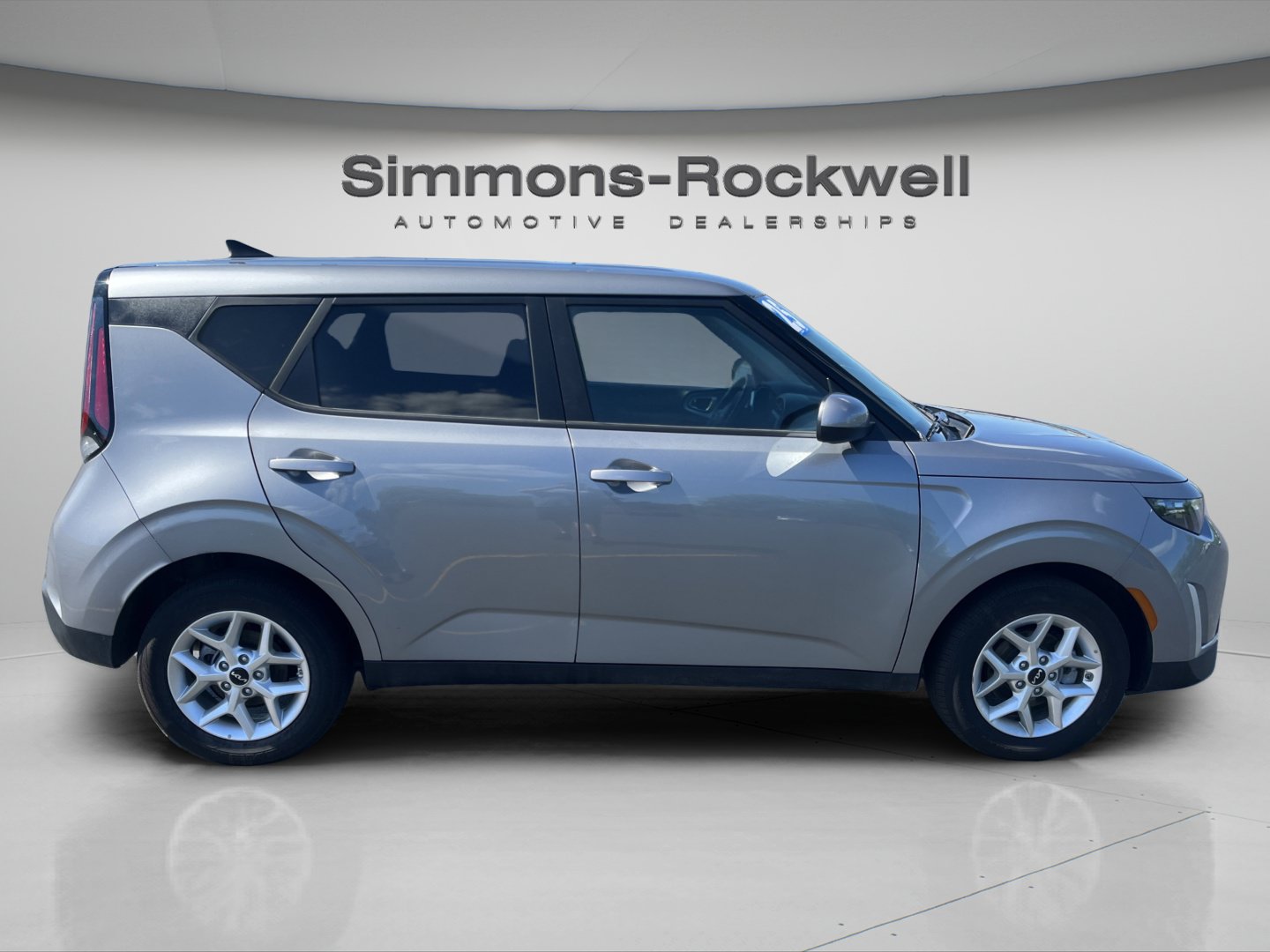 Used 2025 Kia Soul LX w/ LX Technology Package FWD image 6