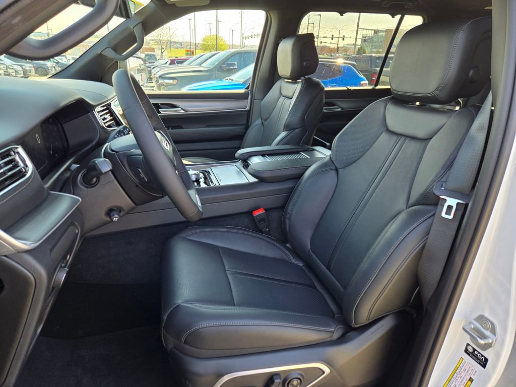 New 2026 Jeep Grand Wagoneer Limited AWD/4WD image 14