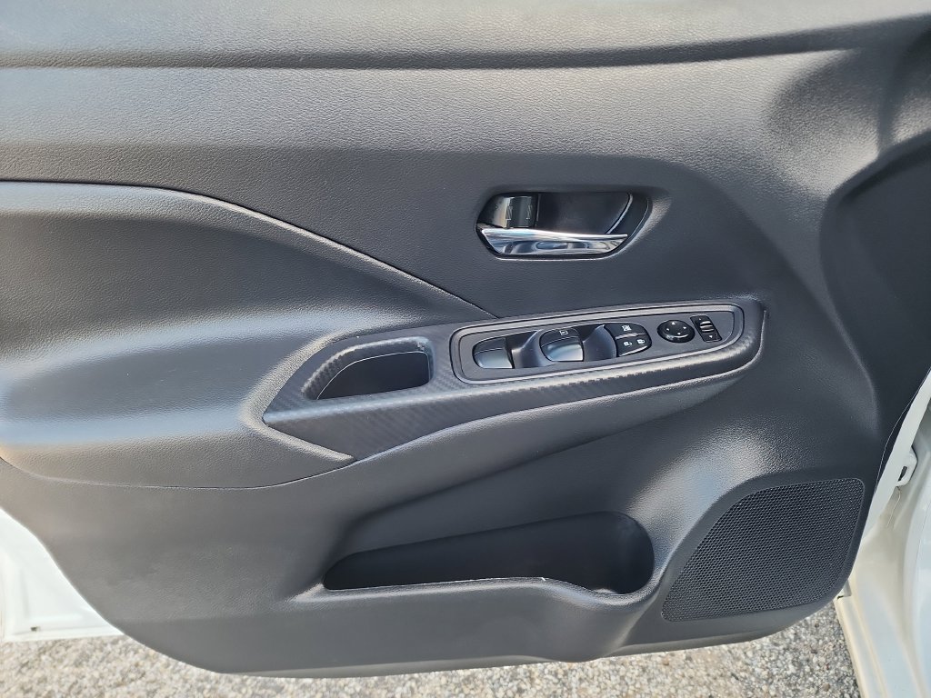 Used 2024 Nissan Versa SV FWD image 11