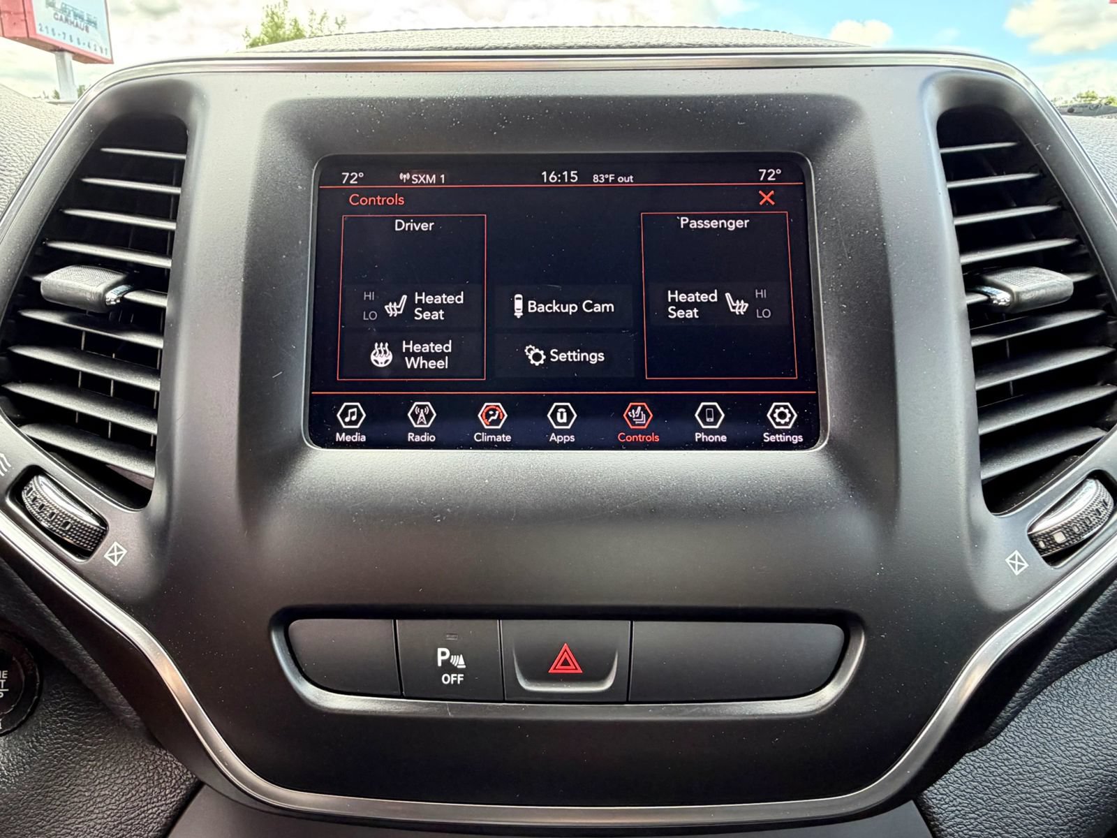 Used 2019 Jeep Cherokee Latitude Plus AWD/4WD image 38
