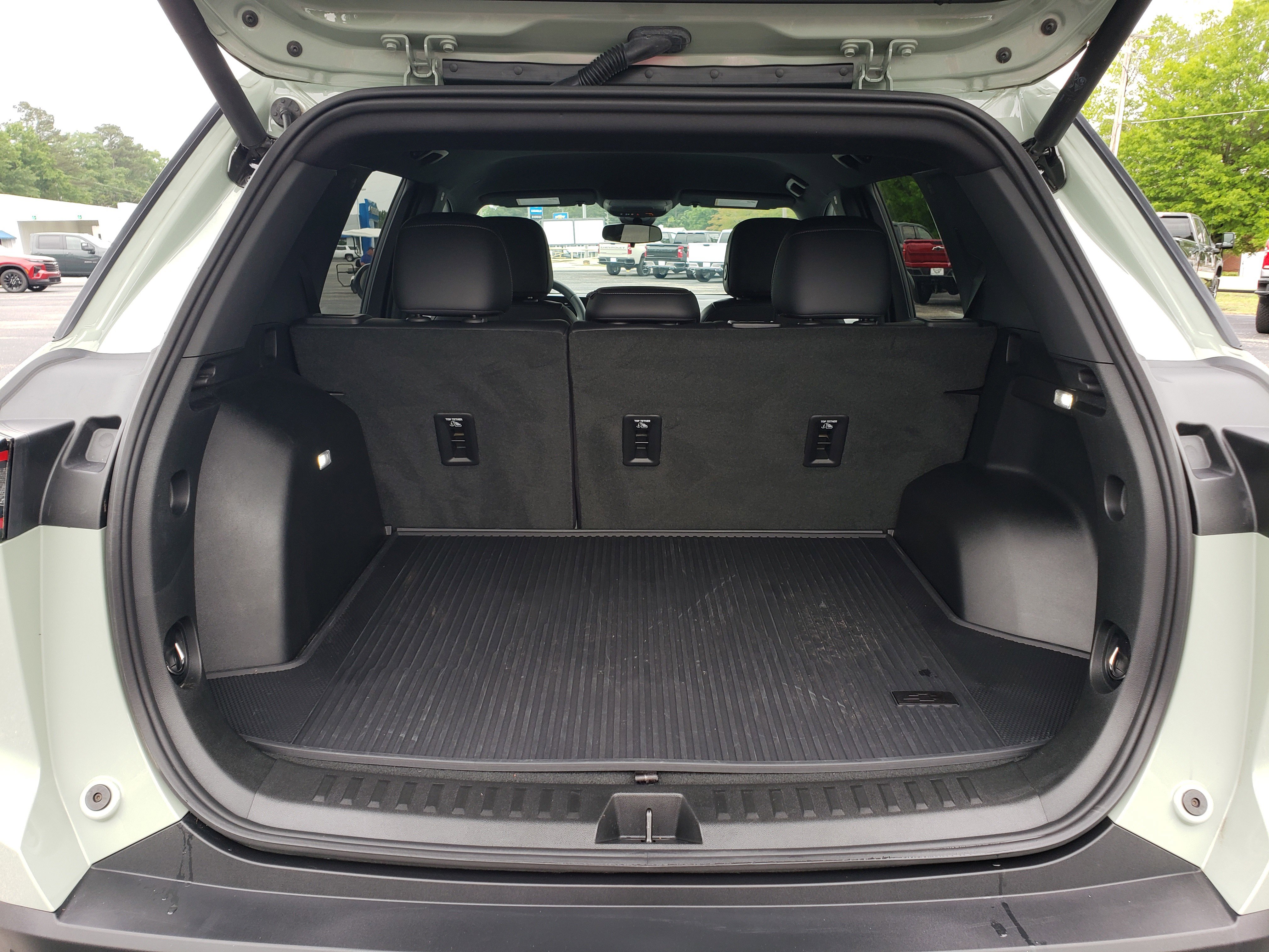 Used 2026 Chevrolet Equinox LT w/ Convenience Package II FWD image 10