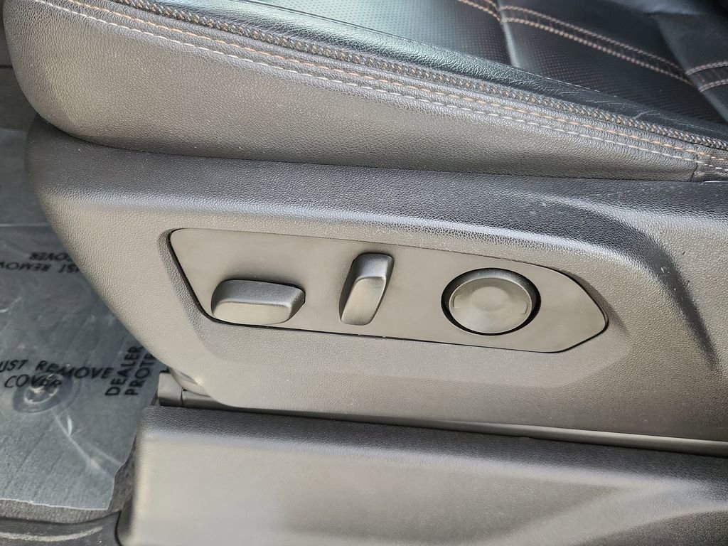 Used 2024 Chevrolet Silverado 2500 High Country w/ Technology Package image 8