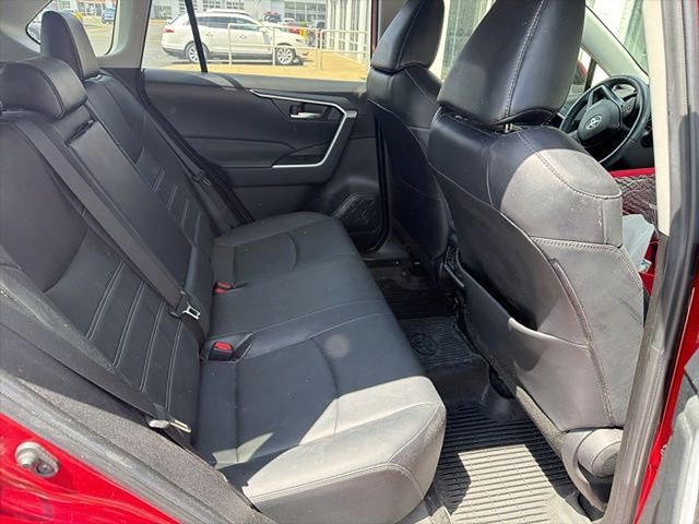Used 2022 Toyota RAV4 XLE Premium AWD/4WD image 12