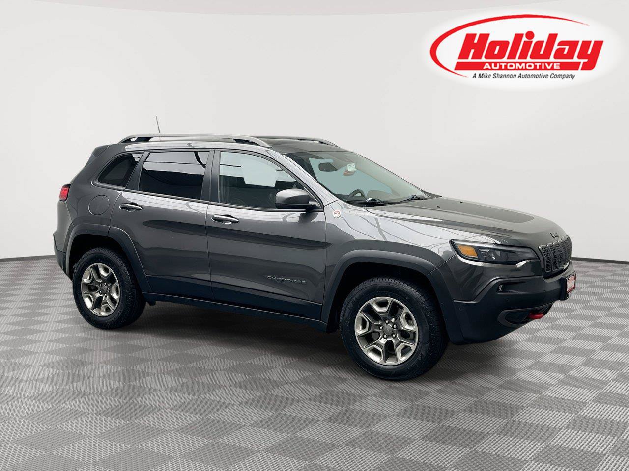 Used 2019 Jeep Cherokee Trailhawk AWD/4WD image 1