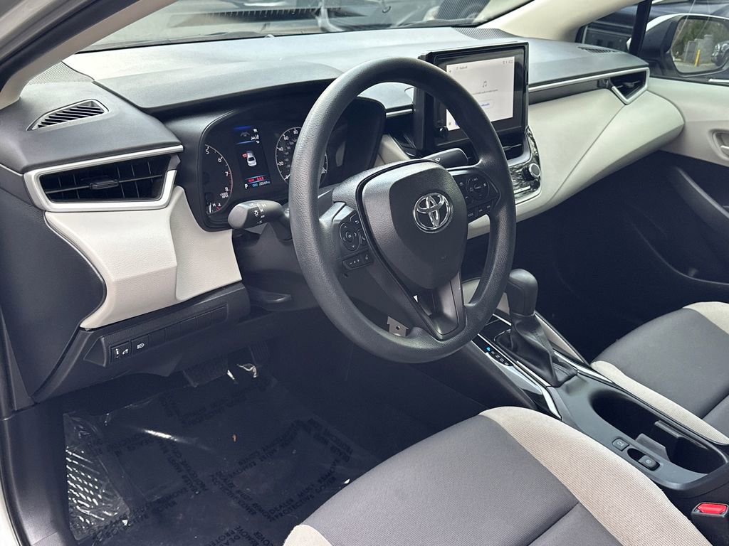 Used 2025 Toyota Corolla LE image 16