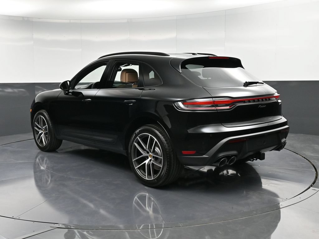 Certified 2026 Porsche Macan AWD/4WD image 3