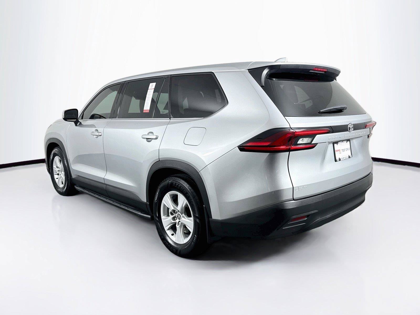 Certified 2025 Toyota Grand Highlander FWD image 12