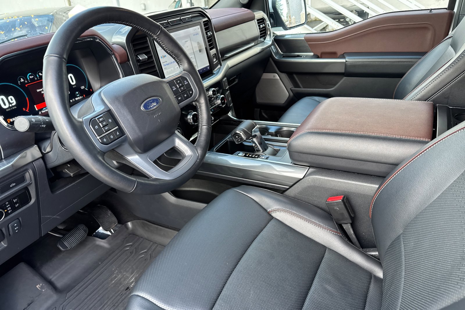 Used 2023 Ford F150 Lariat AWD/4WD image 10