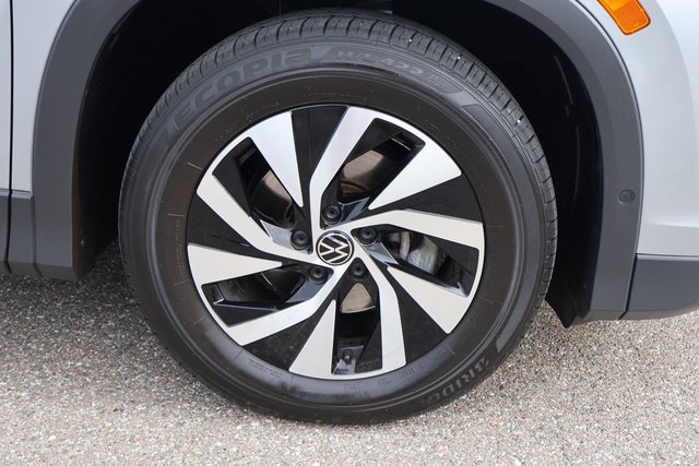 Certified 2025 Volkswagen Tiguan S image 10