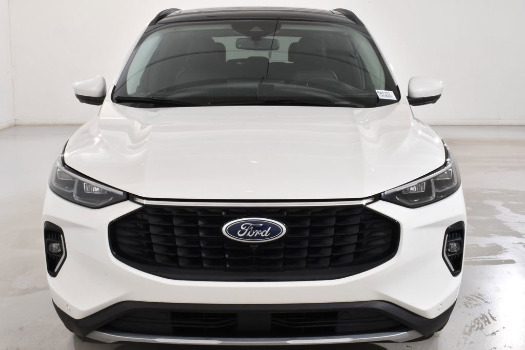 Used 2023 Ford Escape Platinum w/ Premium Technology Package image 3