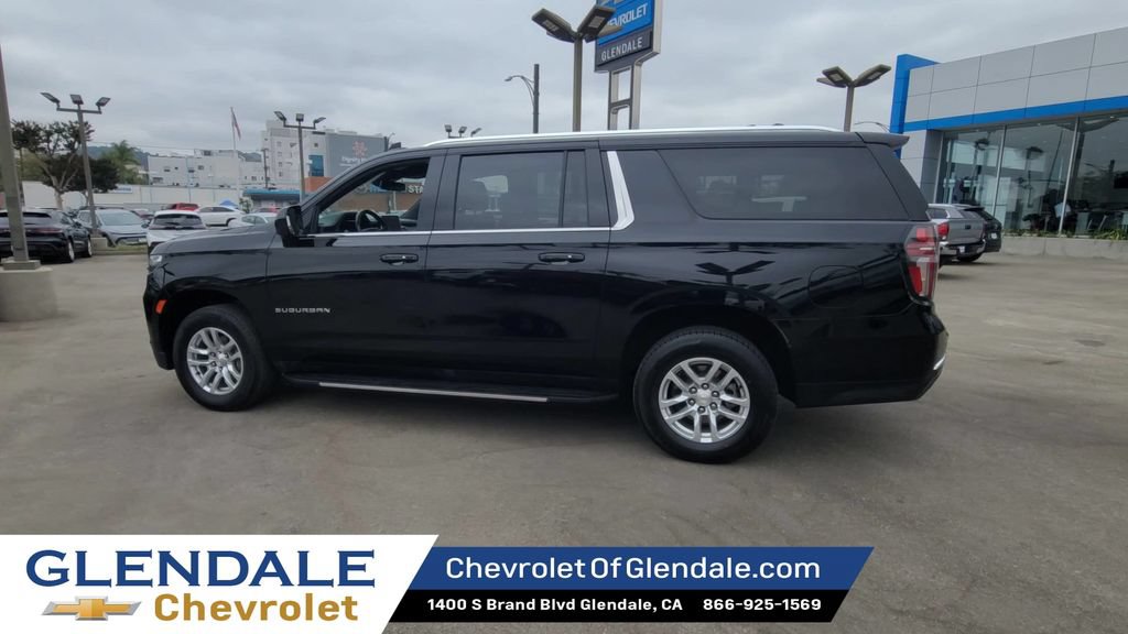 Certified 2024 Chevrolet Suburban LT AWD/4WD image 5