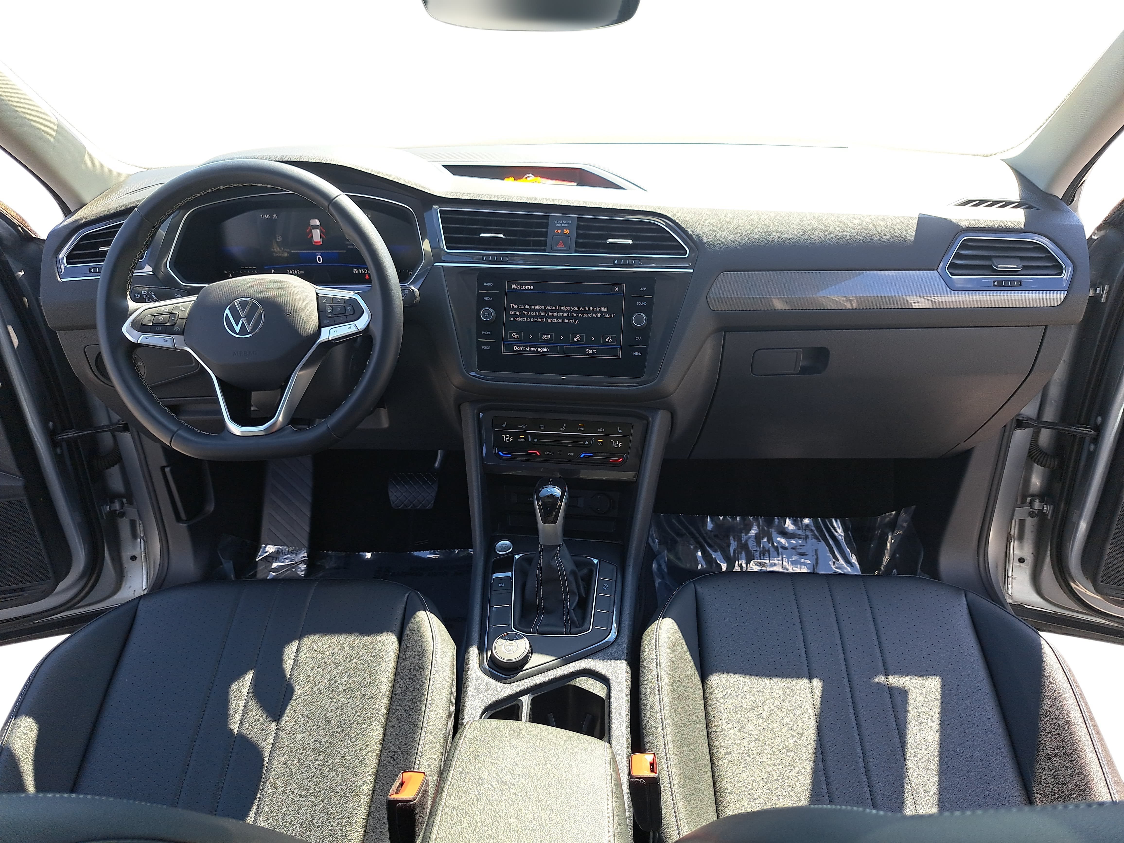 Certified 2023 Volkswagen Tiguan SE w/ Panoramic Sunroof Package AWD/4WD image 9