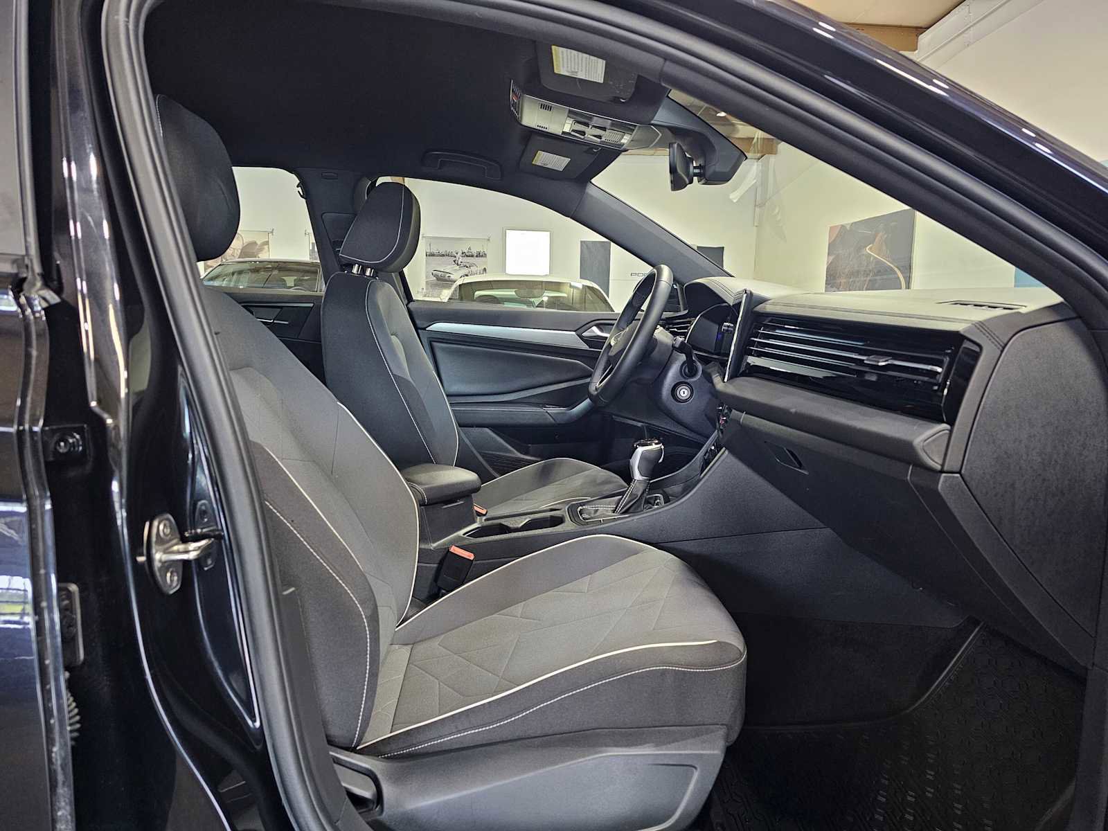 Used 2025 Volkswagen Jetta Sport FWD image 10