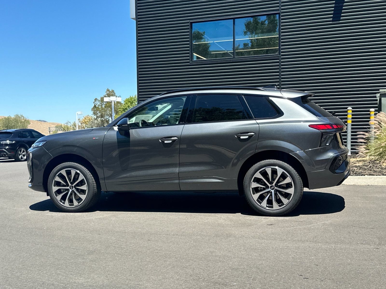 New 2026 Audi Q3 quattro 2.0T AWD/4WD image 3