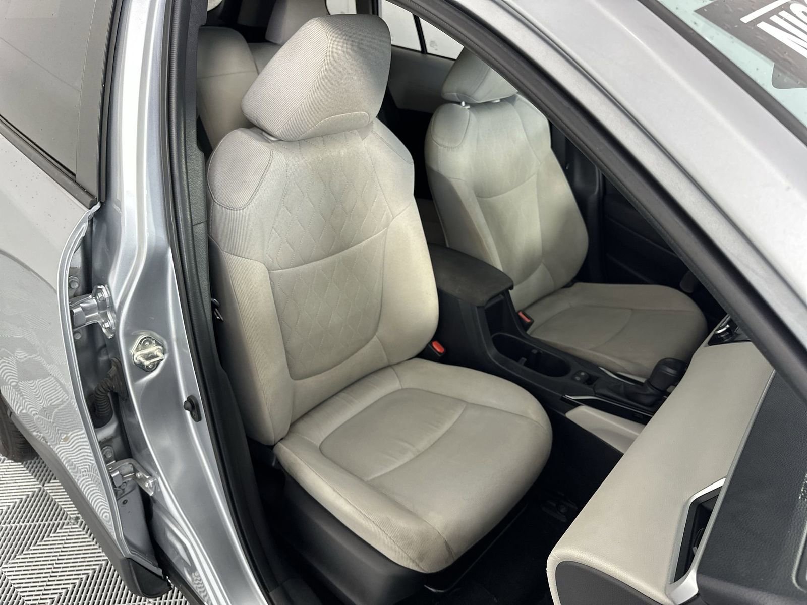 Used 2023 Toyota Corolla Cross L FWD image 27