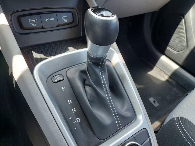 Used 2025 Hyundai Venue SEL FWD image 24
