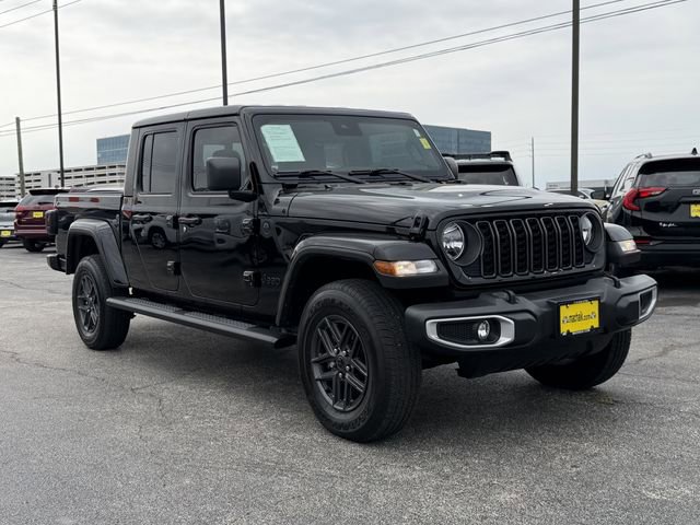 Used 2024 Jeep Gladiator Sport AWD/4WD image 2