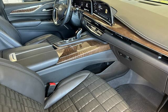 Certified 2023 Cadillac Escalade ESV Sport Platinum w/ LPO, ONYX Package AWD/4WD image 17