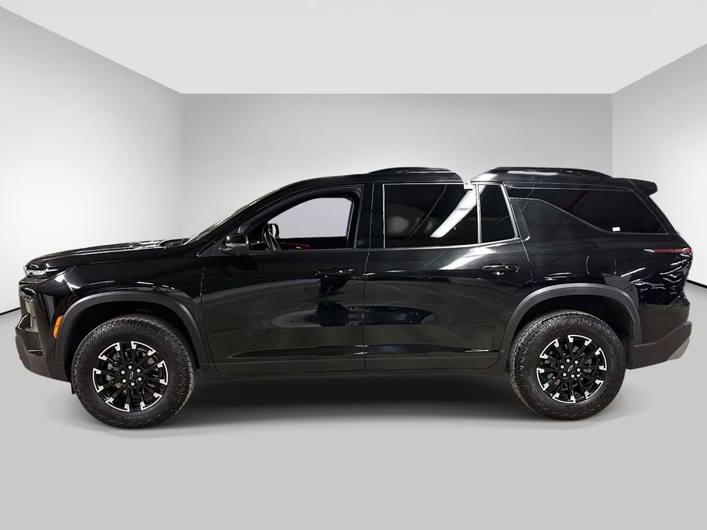 Used 2024 Chevrolet Traverse Z71 image 2