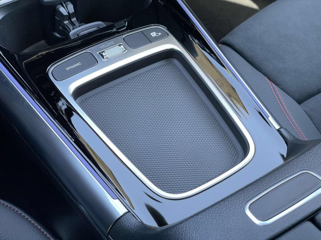 Used 2025 Mercedes-Benz GLA 35 AMG 4MATIC image 40