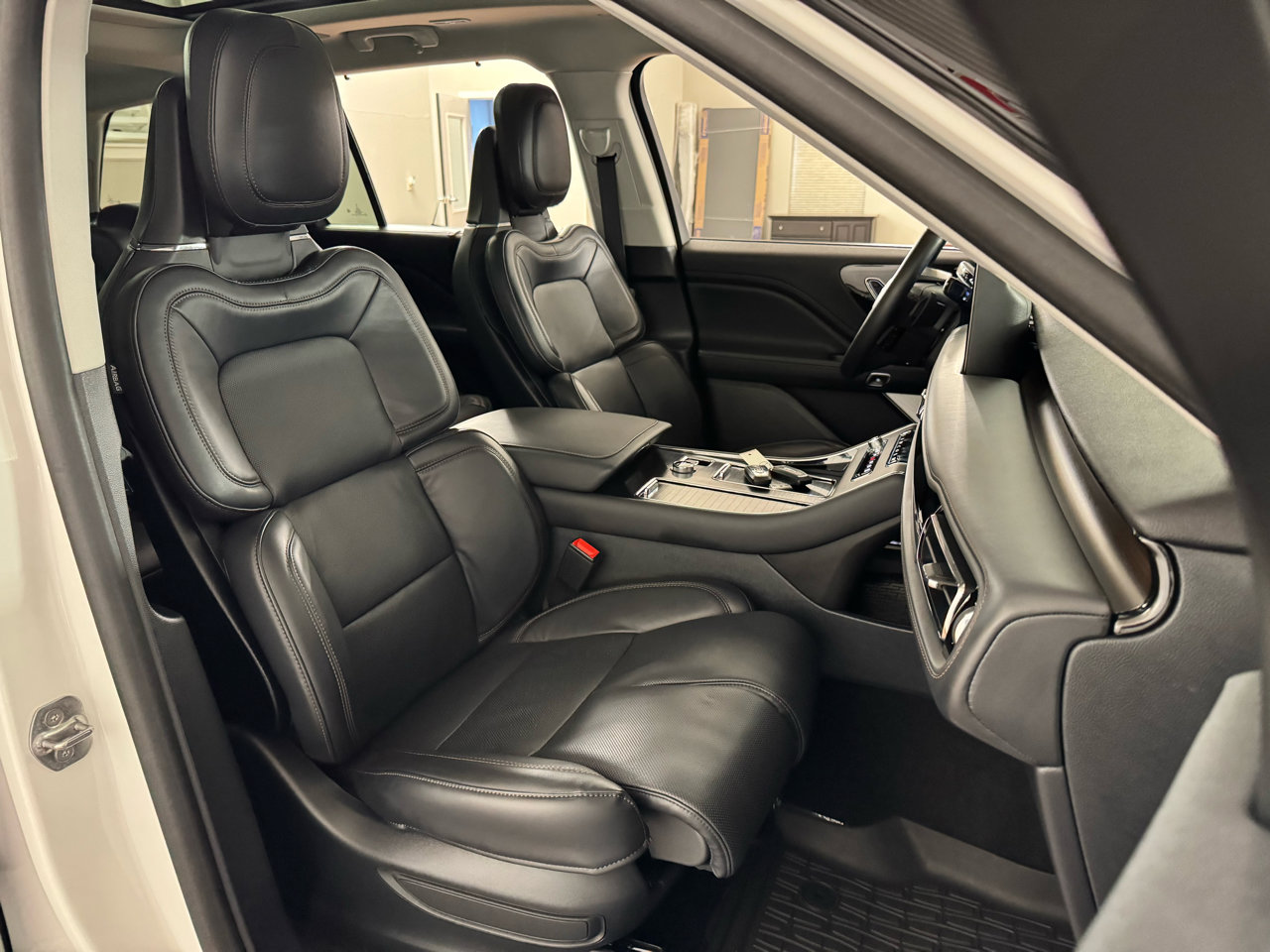 Used 2025 Lincoln Aviator Reserve w/ Equipment Group 201A image 45